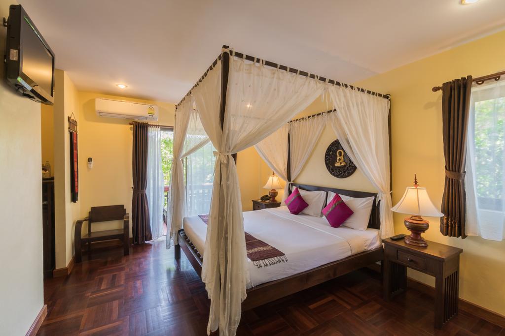 Coral Hotel Bangsaphan Bang Saphan Exterior photo