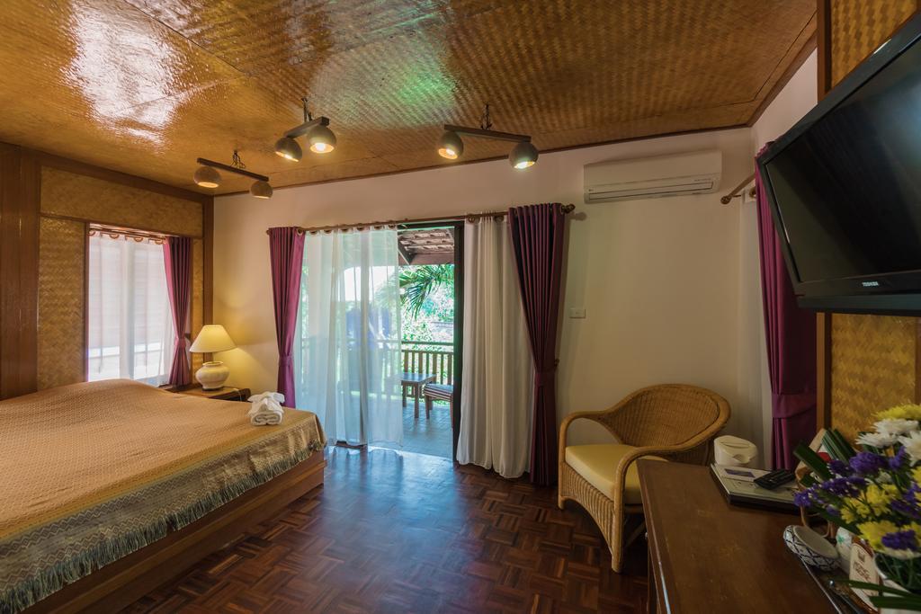 Coral Hotel Bangsaphan Bang Saphan Exterior photo