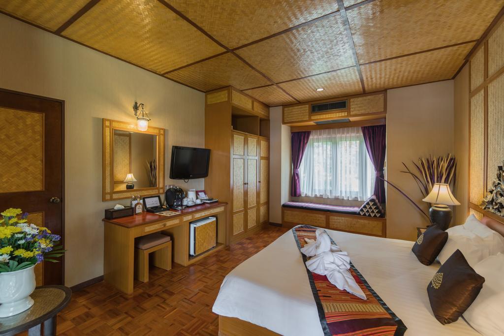 Coral Hotel Bangsaphan Bang Saphan Exterior photo