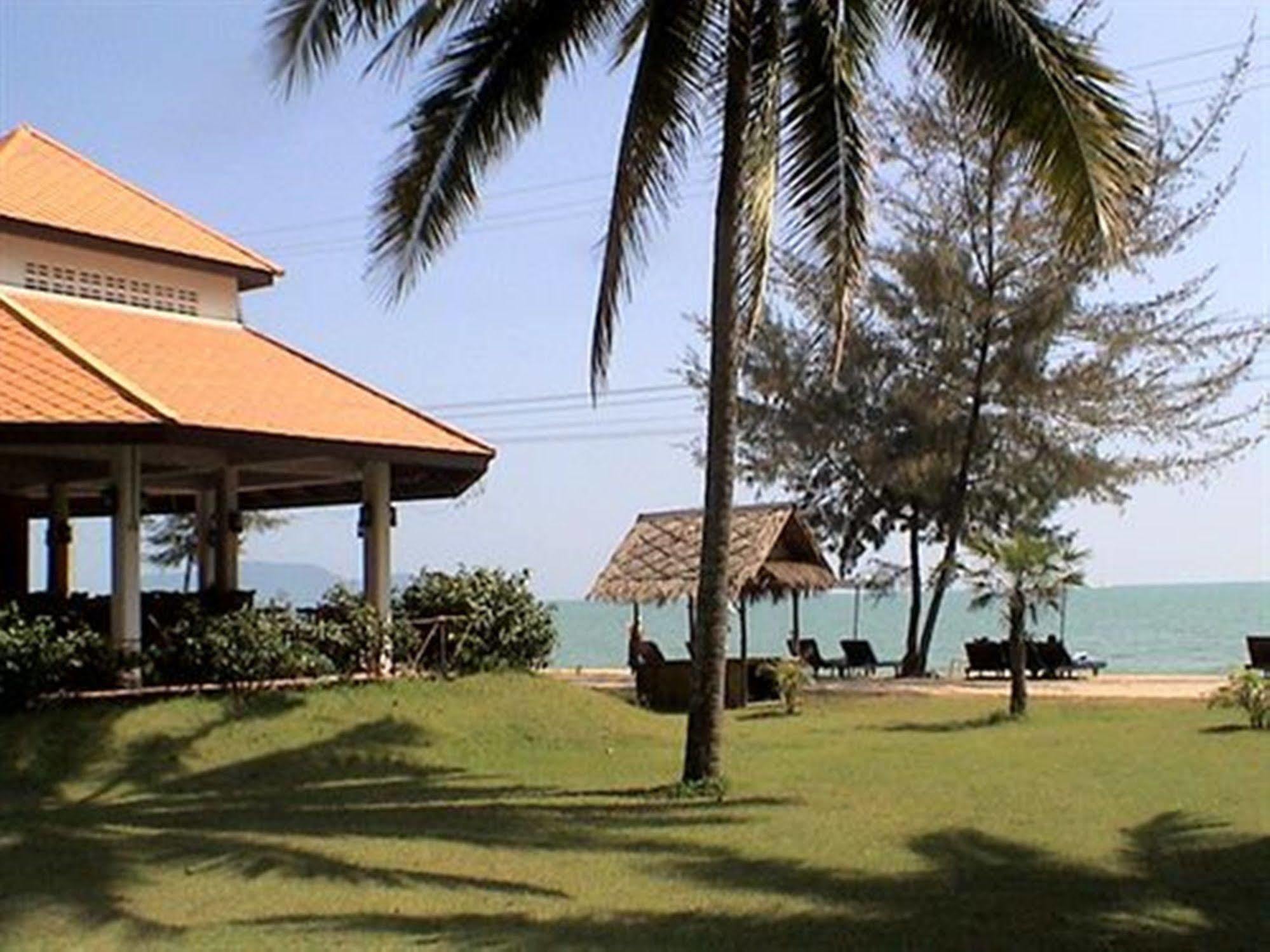 Coral Hotel Bangsaphan Bang Saphan Exterior photo