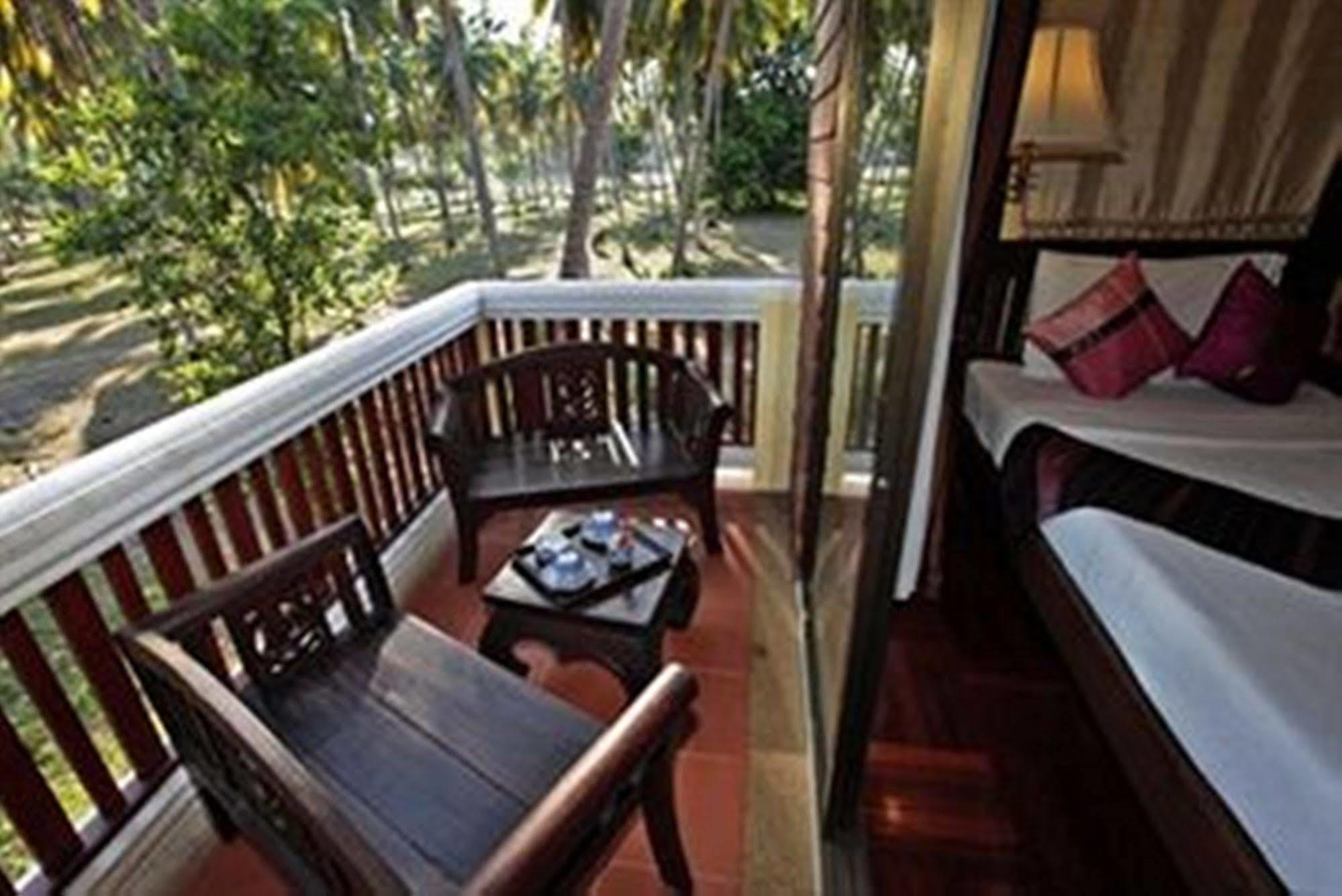 Coral Hotel Bangsaphan Bang Saphan Exterior photo