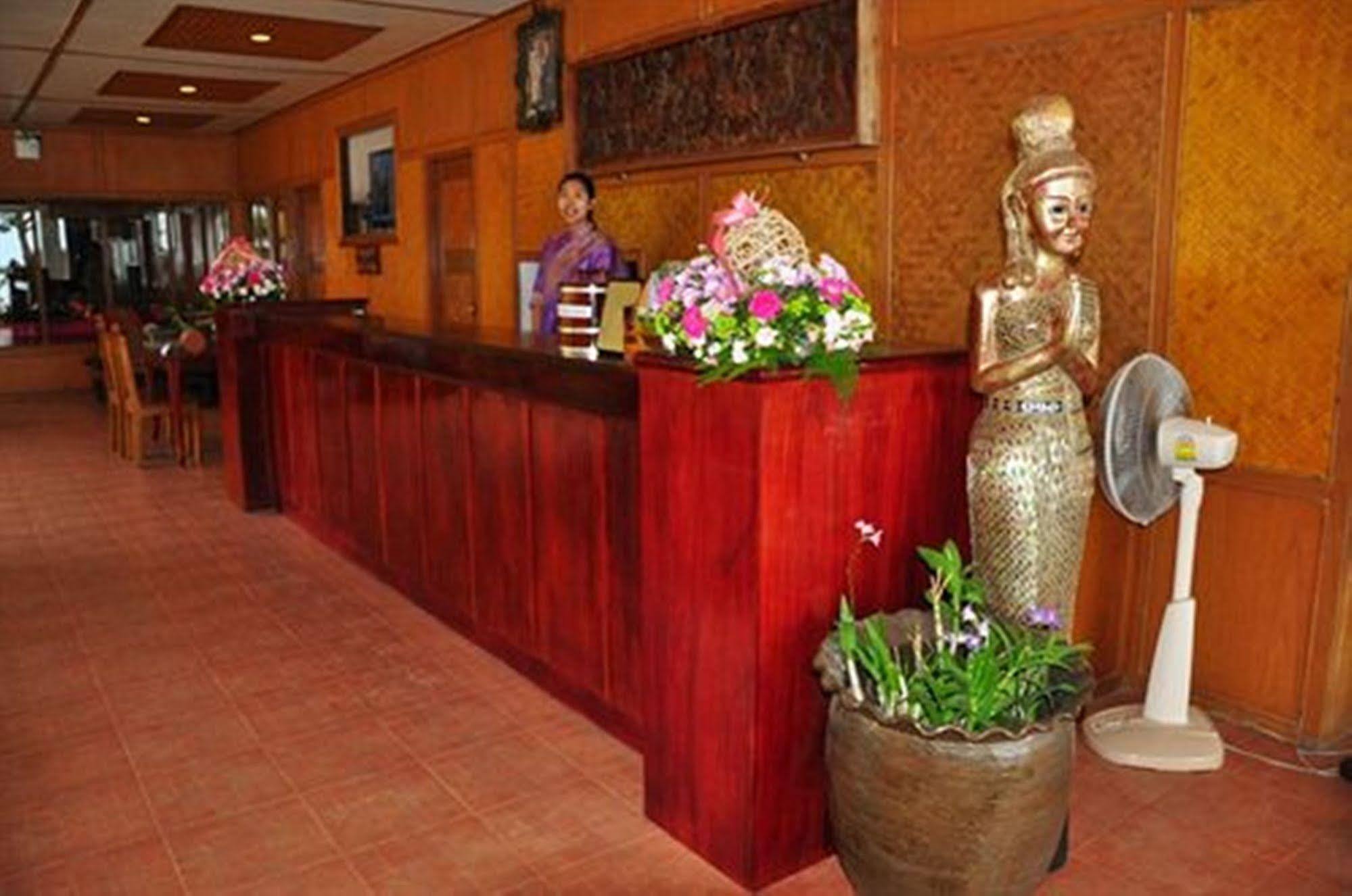 Coral Hotel Bangsaphan Bang Saphan Exterior photo